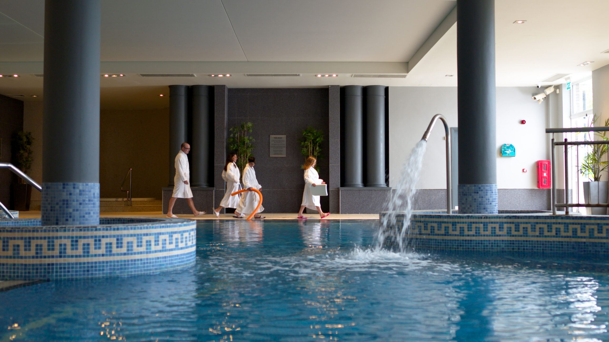 18-metre heated indoor swimming pool at Radisson Blu Sligo